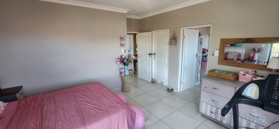 6 Bedroom Property for Sale in Dana Bay Western Cape